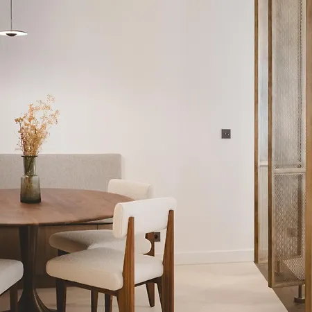 Luxury 3br In Apartment